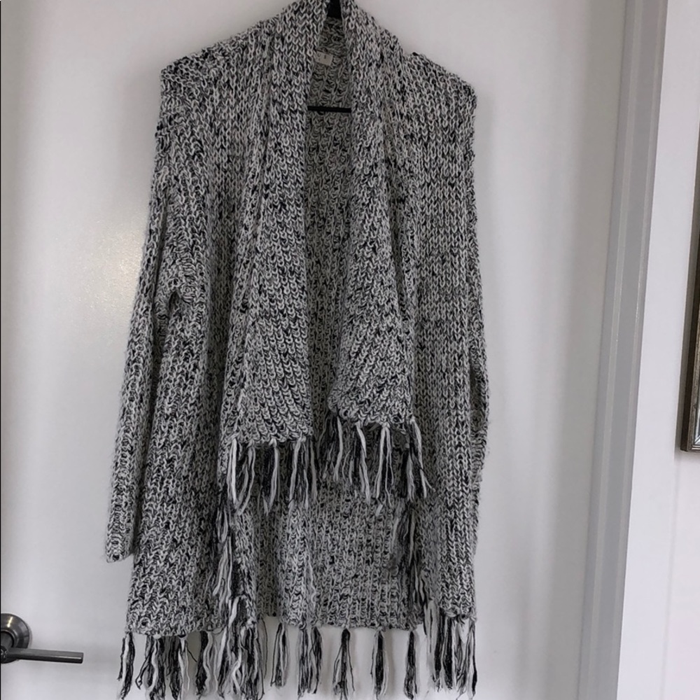 Sweater with Fringe - Picture 5 of 8